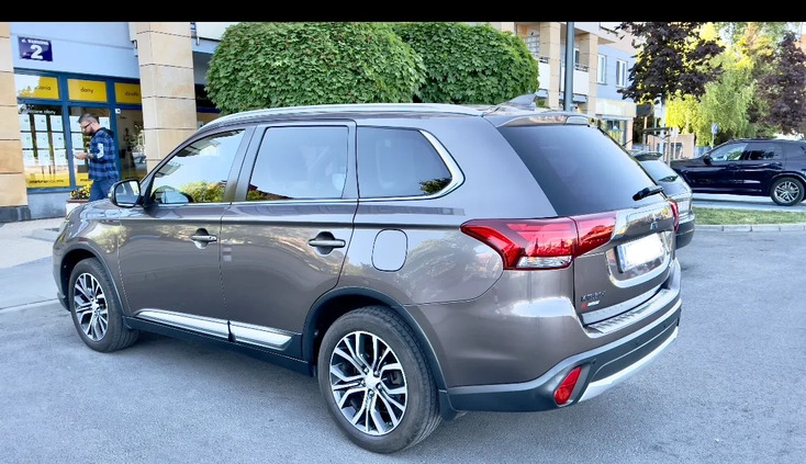 Mitsubishi Outlander cena 74999 przebieg: 115000, rok produkcji 2016 z Warszawa małe 92